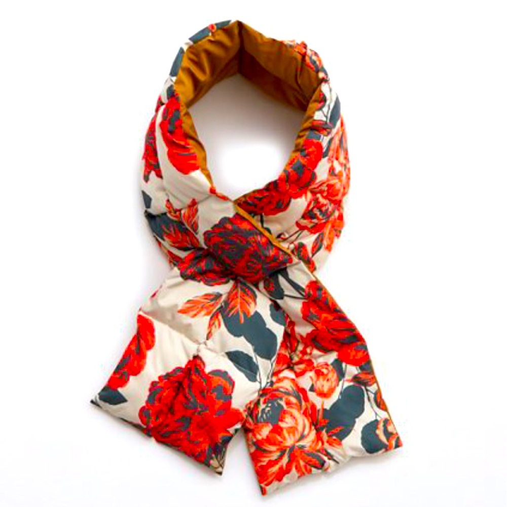 American Eagle Puffer Scarf NWT